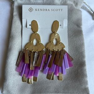 NWT Kendra Scott Kitty Earrings in Gold Blush Mix